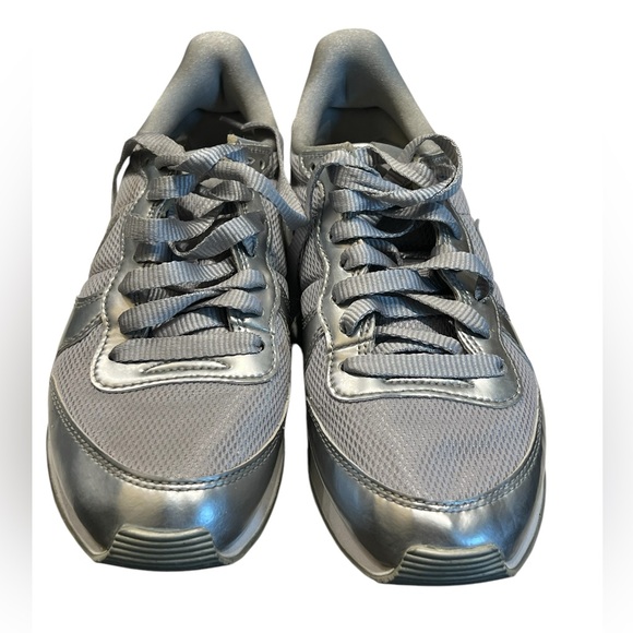 Rare Silver Nike internationalist Sneakers - Picture 3 of 12